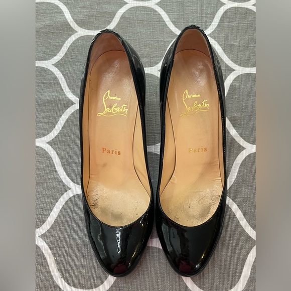 Christian Louboutin Rounded Toe Black Patent Leather Heel Size 37 or 6.5. - Picture 2 of 9